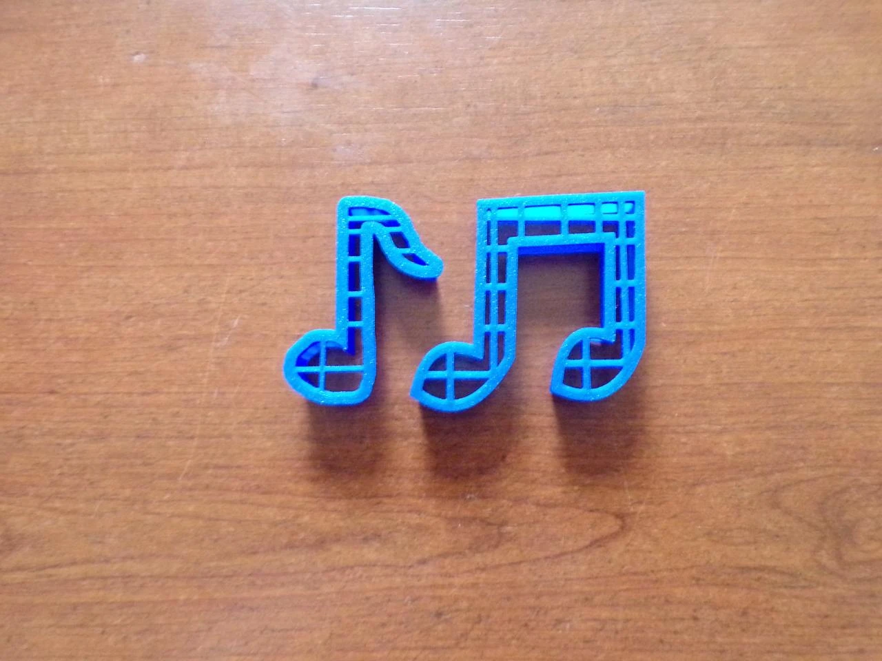 Lot de 2 emporte pièces notes de música 5 cm – photo 2